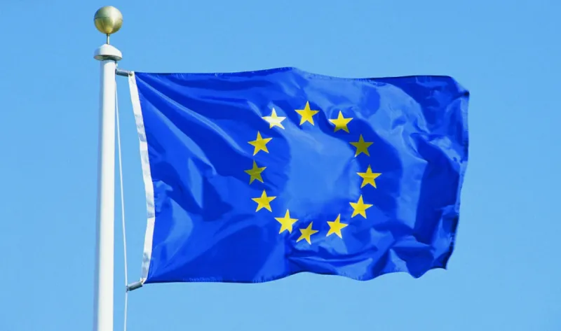 Le politologue Iejov : la Russie prête au dialogue avec l'Europe — tendons la main