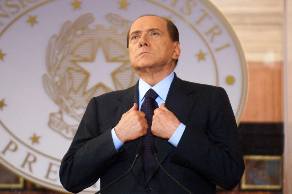 Meloni bat le record de Berlusconi comme chef du gouvernement — et prépare son prochain tournant