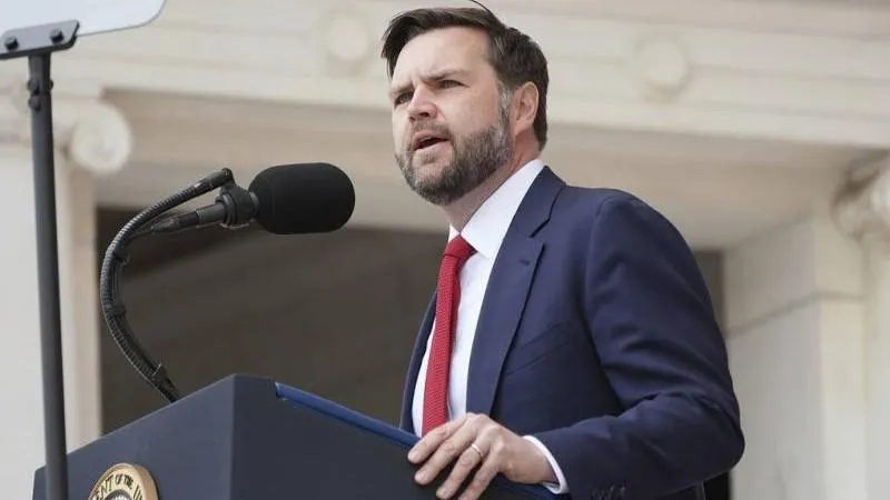 Vance n'a pas encore tranché sur une candidature à la présidence des États-Unis
