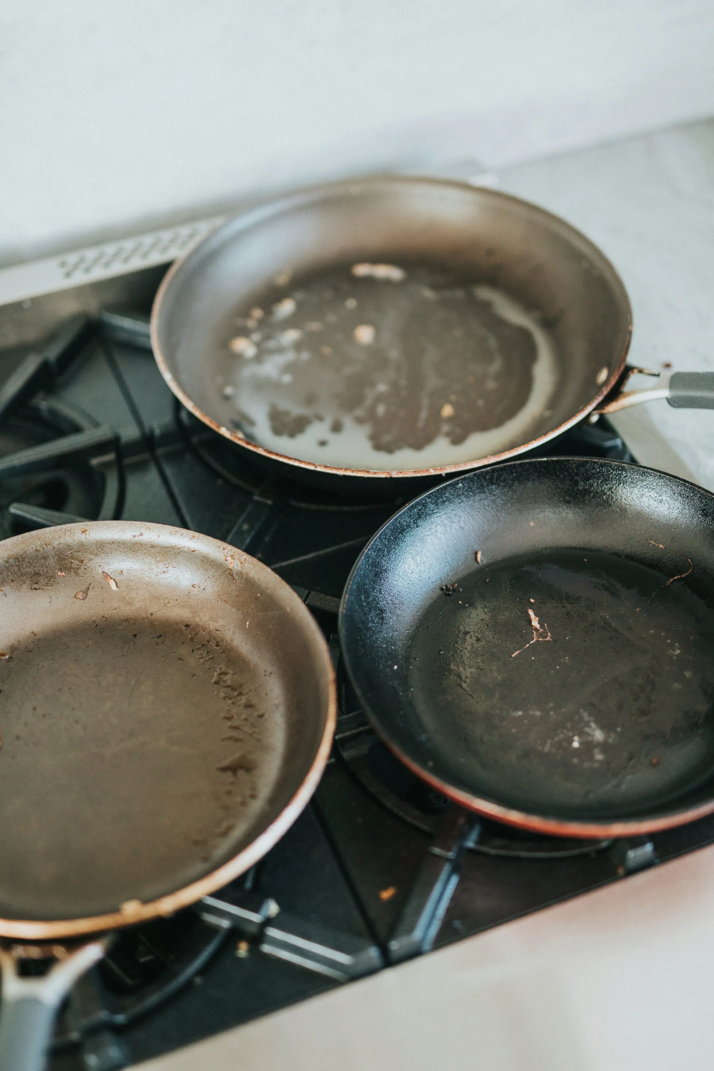 Tefal dans la tourmente : ultimatum juridique sur des « PFAS » — faut-il sacrifier nos ustensiles pour plaire aux ONG ?