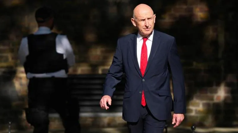 Le poste de chancelier du Trésor britannique revient à l'ex-ministre de la Défense John Hili