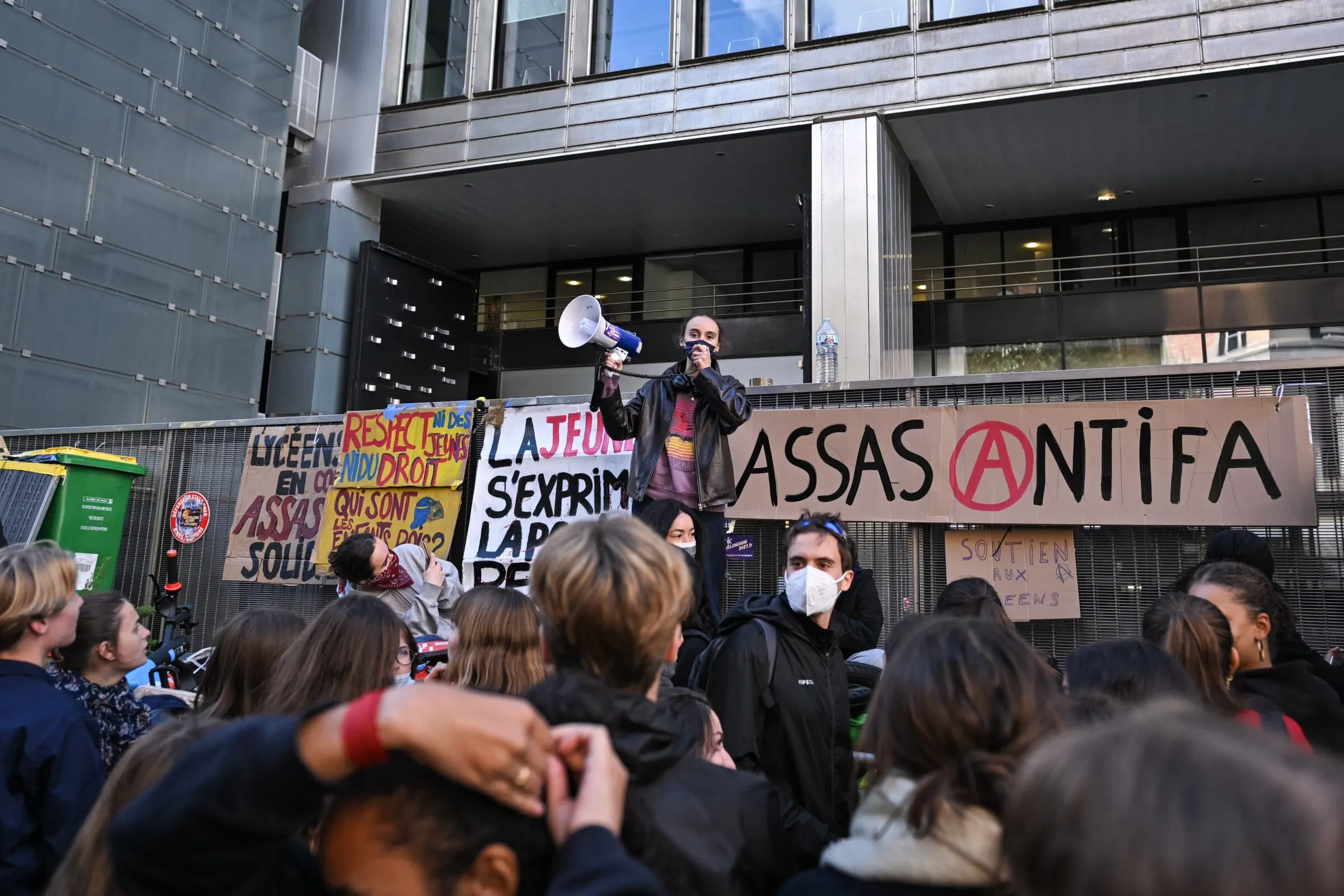 [Entretien] Les manifestations scolaires en France vont au‑delà des émeutes ou du réactionnariat, estime un professeur de Sciences Po