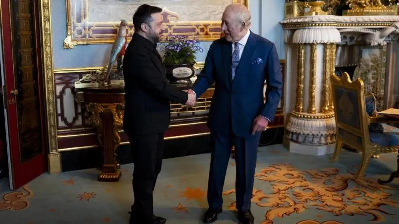 Charles III a reçu Zelensky au palais de Buckingham — rencontre principalement symbolique