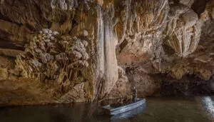Patrimoine : immersion saisissante au cœur du gouffre de Padirac, trésor des profondeurs françaises